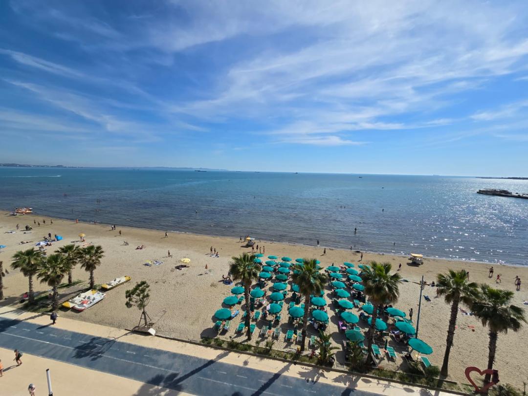 <p>The duplex is located in a very high-quality building with an elevator on the first line of the coast in the Beach area, Durres. It is organized in 1 living room, a somewhat separate kitchen, 3 bedrooms, 2 bathrooms and 1 veranda overlooking the Adriatic Sea. This property is also sold with 2 parking spaces to make access and living in this apartment as comfortable as possible. This unique property on the beach coast of Durres has the added value of the frontal view of the sea which makes this property suitable for both investment and residential purposes. The property has a total of 175m2 together with the veranda (87m2 in the certificate) and a 21m2 garage (for 2 cars).<br><br>For more information or a visit to the property, do not hesitate to contact us!</p>