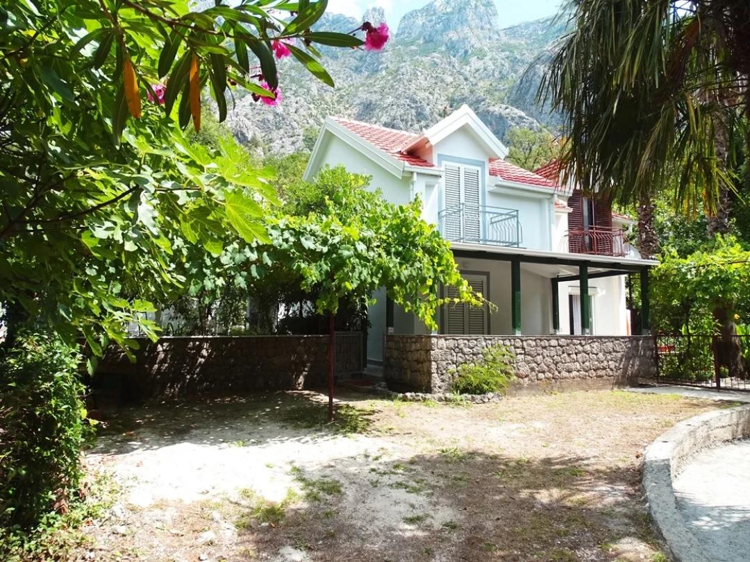 <p>**Cozy House in Picturesque Orahovac, Bay of Kotor**<br>For sale: a charming house located in the upper part of the village of Orahovac, just 8 km from the jewel of the Adriatic — the medieval town of Kotor. The property is situated near the well-known Christian church of St. George, in a peaceful and green setting with a unique atmosphere of comfort and tranquility.<br>**Land and Garden**<br>The small plot of 172 m² is surrounded by greenery. A well-kept garden, outdoor seating area, and summer kitchen create ideal conditions for family evenings and gatherings with friends.<br> **Close to the Sea**<br>The crystal-clear sea is only 250 meters away, offering opportunities to enjoy the beach and strolls along the stunning Bay of Kotor coastline.<br> **The House**<br>This two-story house of 67 m² with a tiled roof, built in traditional style, is perfect for comfortable living or as a holiday home:<br>* Ground floor: living room, kitchen, and staircase.<br>* First floor: two bedrooms, a bathroom, plus balconies in both bedrooms overlooking the surroundings.<br>The house comes furnished. The interior is in satisfactory condition and requires only minor cosmetic renovation.<br>**Key Features:**<br>* City: Kotor<br>* Area: Orahovac<br>* House size: 67 m²<br>* Plot size: 172 m²<br>* Distance to the sea: 250 m<br> </p><p> This property is an excellent choice for those dreaming of life by the sea, surrounded by peace, greenery, and the rich history and culture of Montenegro.</p>