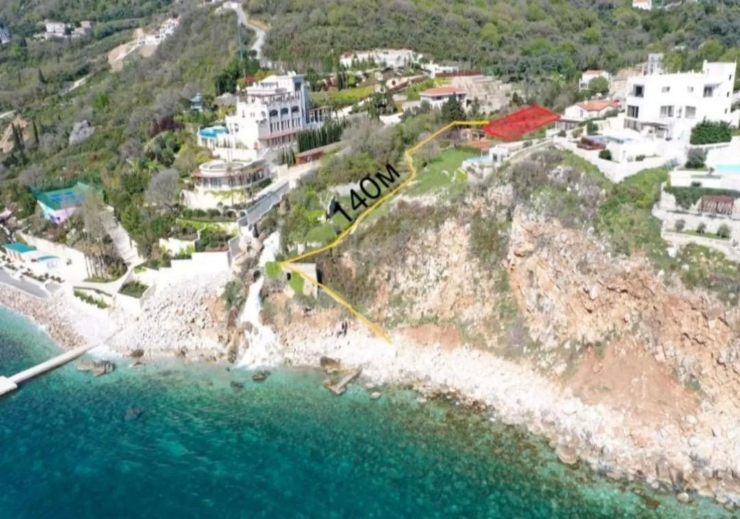 <p>On offer is the building land located at Rezevici, a small&nbsp;place between Petrovac and Sv. Stefan. It covers 423 sq m positioned&nbsp; 140 m far away from the sea. Also, it has building permit for construction the villa surface area 317 sq m which can be deployed on three levels.</p>